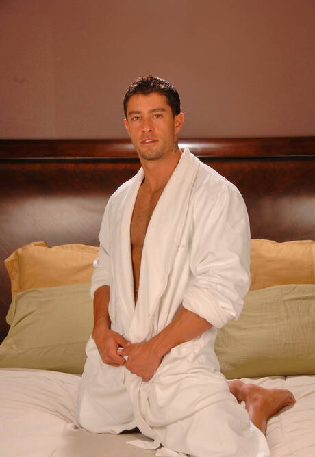 American superstud Cody Cummings undressing and showing tight butt