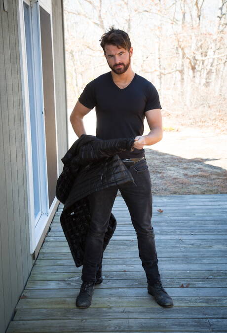 Twink Undressing Pics