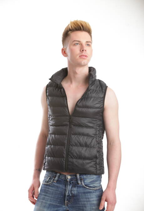 Hot american dudes young dude Kyler Ash and otter Ty Roderick teasing dick