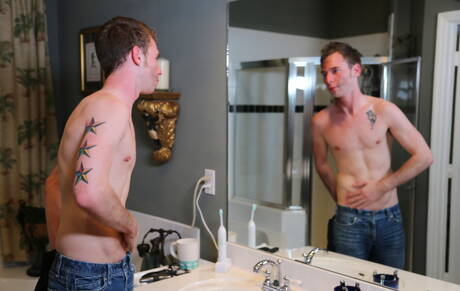 Twink Undressing Pics