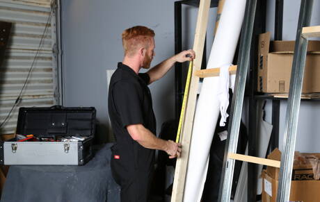 American beefy Isaac Hardy and canadian muscular Christopher Daniels fuck after dick sucking