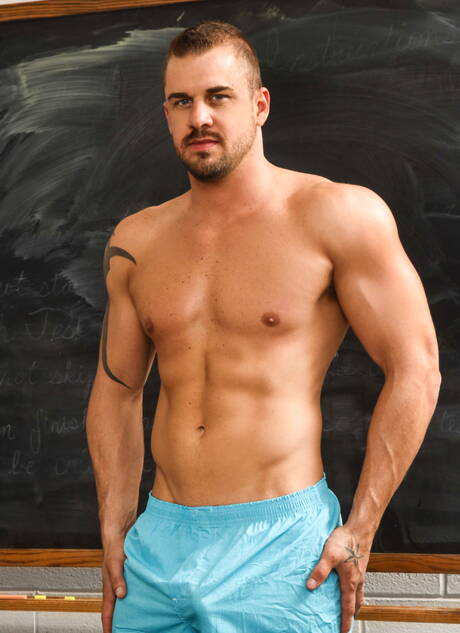 Famous americans, muscular Darin Silvers and strongman Justin Matthews fuck after blowjob