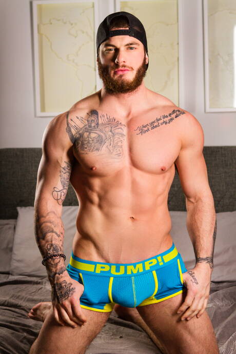 Ryan, Kit, William Seed, Jason, Trent in wild interracial gangbang