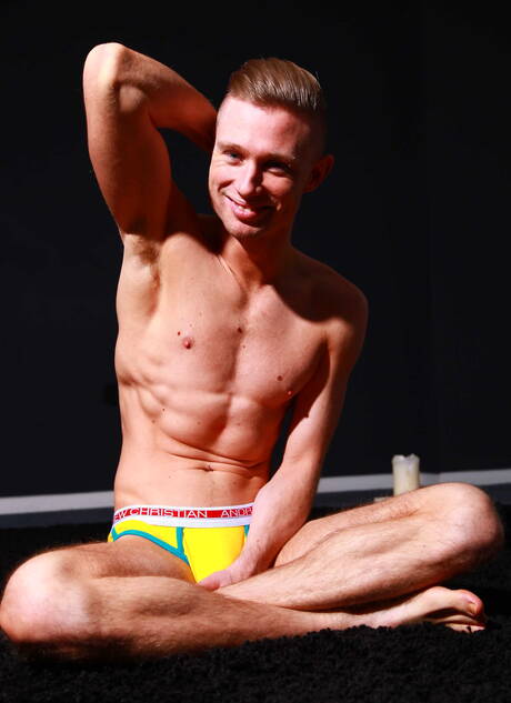 Slovak well-built Jay Roberts and husky guy Justin Blake fuck ass after sucking dick