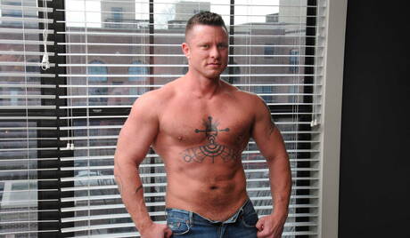 Rocco Reed, Johnny, Jack King, Tony, Charlie in male gangbang