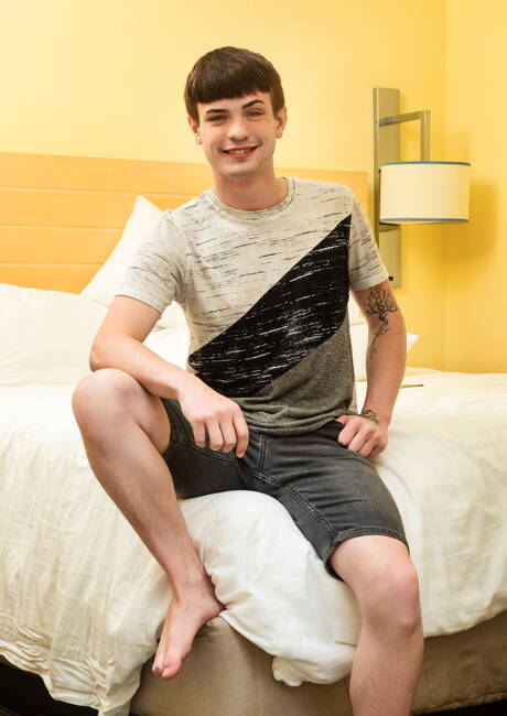 Pretty american guys hunky guy Johnny Rapid and young dude Cassidy Clyde fuck ass after sucking