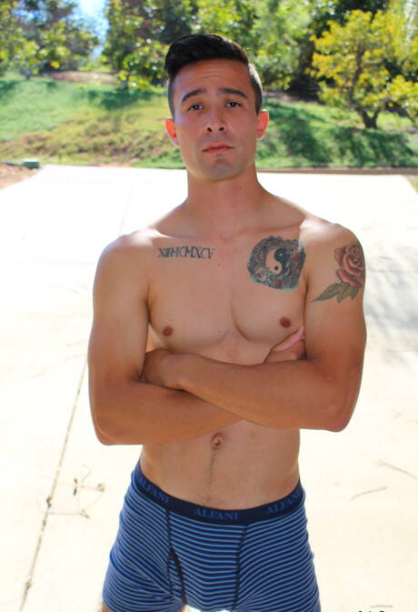 Hunky guy Jay Luna shows a beautiful body outdoor