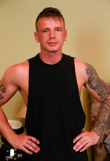 Nice american guys hunk Gunner and well-built Roman Eros have a good anal sex