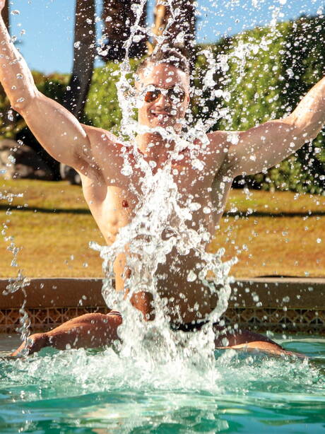 Canadian hunk Skyy Knox and american tough guy Steven Lee in hot ass bang at pool