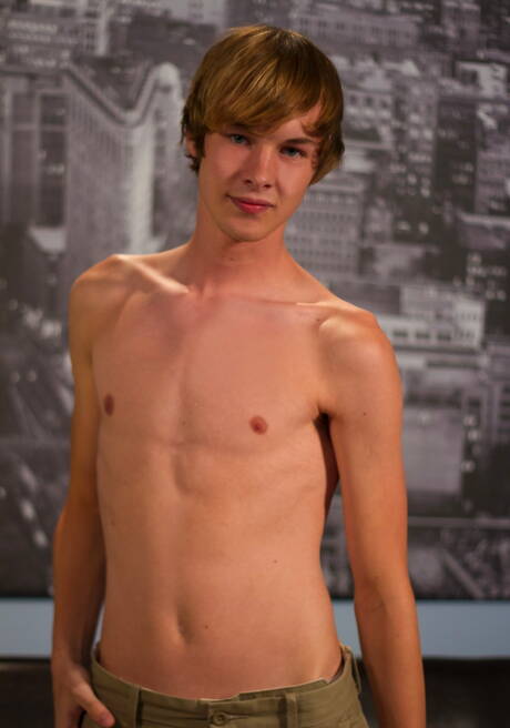 Twink Undressing Pics