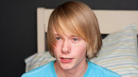 Pretty american guys young Derrick Porter and young Jacobey London like handjob