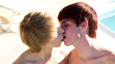 Twink Kissing Pics