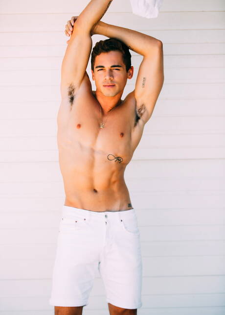 Latino hunky guy Ashton Summers posing nude and showing hot ass