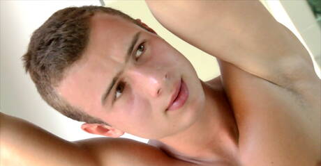 Bull Ethan Parish jerk off his dick in shower