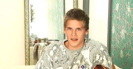 Twink Undressing Pics