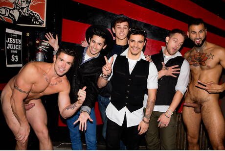 Sexy guys Allen King, Lukas Grande and Rikk York & Trenton Ducati in hot 3some anal sex