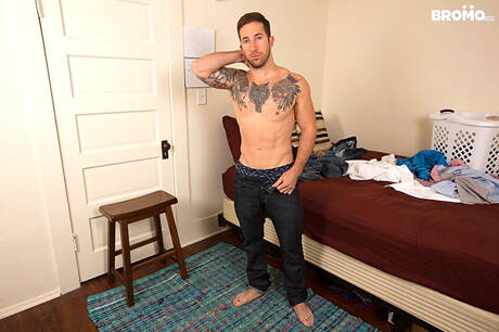 American pornstars bull Leon Lewis and bodybuilder Brad Powers make a love