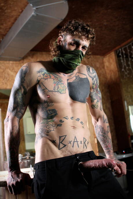 Canadian beefy Collin Lust and canadian tough guy Bo Sinn in hot ass bang