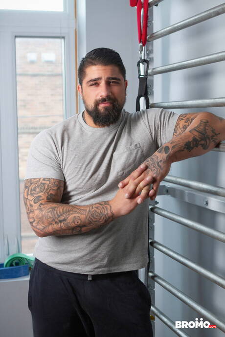 Canadian bull Ryan Bones and english otter Drew Dixon sucking and fucking each other