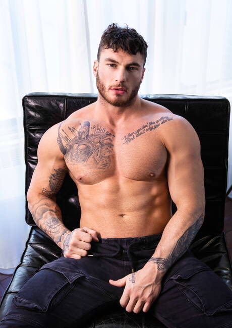 Canadian beefcake William Seed and superstud Franky Maloney in hot ass bang