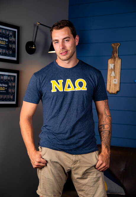 Hot americans, husky guy Carter Woods and hairy stud Andrew Miller in hot homosexual scene