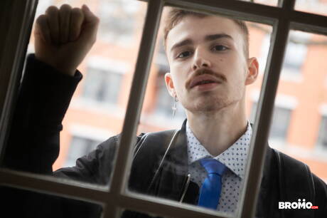 Canadian well-built Bo Sinn and canadian young boy Ryan Jacobs sucking and screwing each other