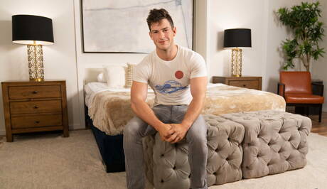 Beefcake Archie and beefy Max Campbell in hot anal sex