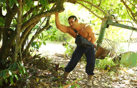 American superstud Cameron Basinger and latin bull Draven Navarro have anal sex outside