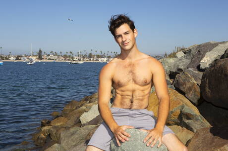 Muscular Archie and american beefy Riley Chaux fuck after blowjob outside