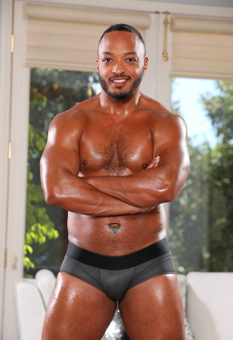 Sexy friends Draven Navarro, Dillon Diaz and Sidra Sage have a hot threesome bi sex