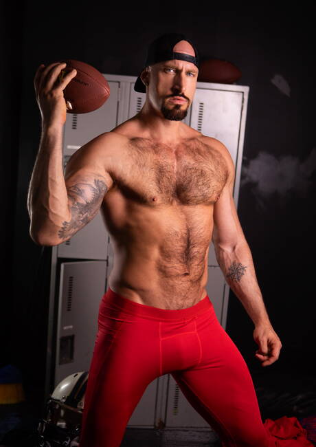 Canadian strong bull Travis Connor and american young dude Ryan Bailey fuck ass after sucking dick