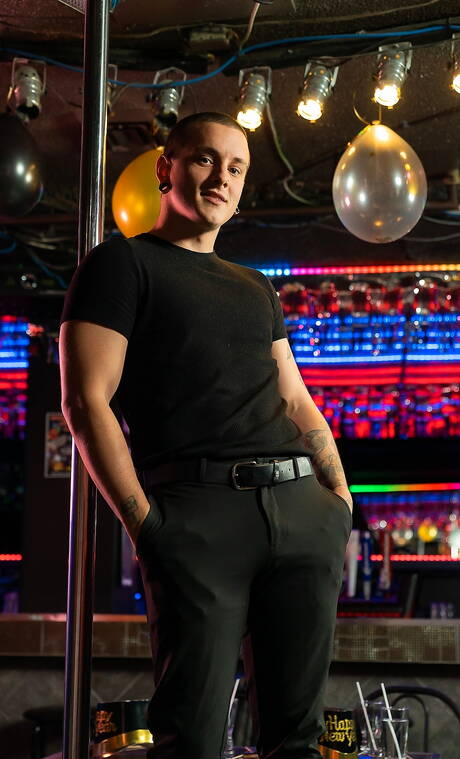 Beefcake Aiden Jacobs and beefy Harvey Sid in hot anal sex