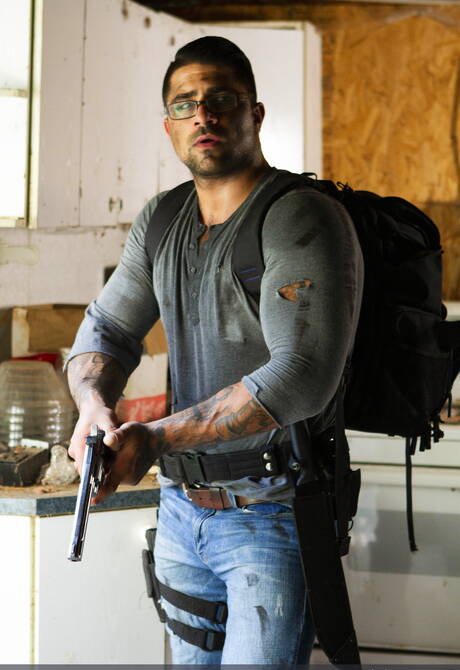 Canadian muscular Ryan Bones and canadian tough guy Shane Jackson drilling an ass