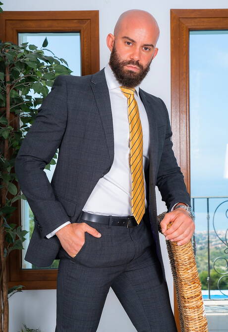 Beefcake Bruno Max and well-built Leo Galileo in hot homosexual action