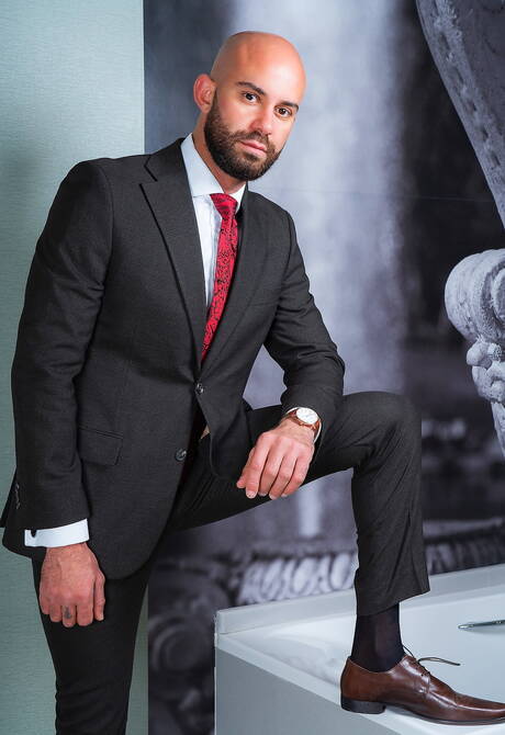 Tough guy Bruno Max and beefy Johnny Viper drilling an ass in bath