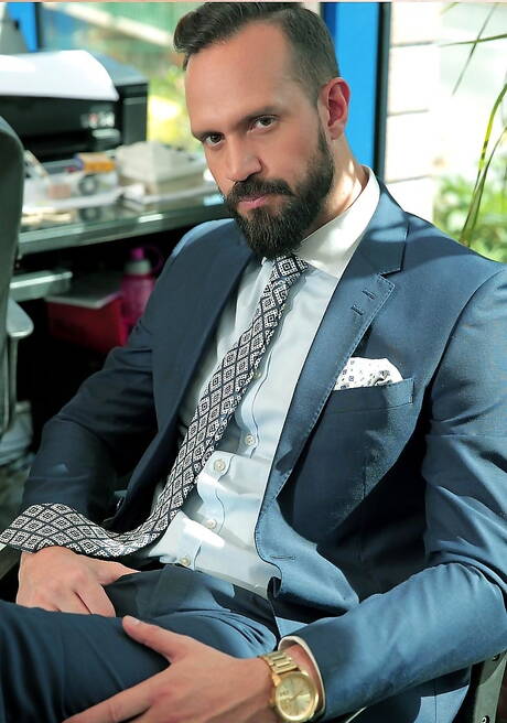 Brazilian mature bear Andy Onassis and brazilian beefy Andy Star drilling an ass