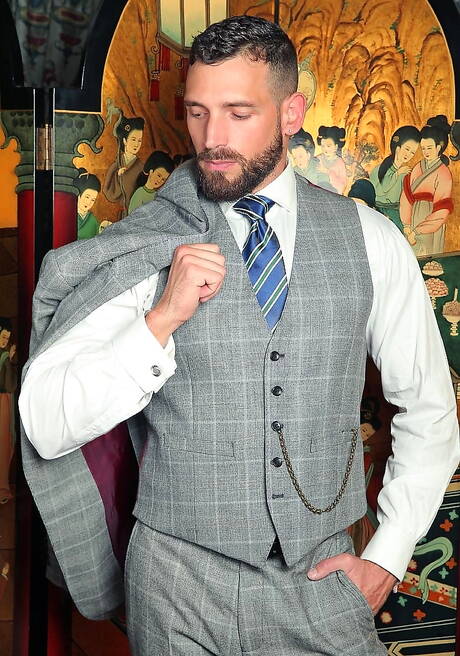 Well-built Dato Foland and husky guy Enzo Rimenez sucking and fucking each other