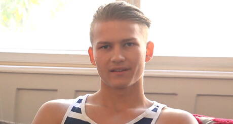 Beefy Jasper Morreau jerk off his cock