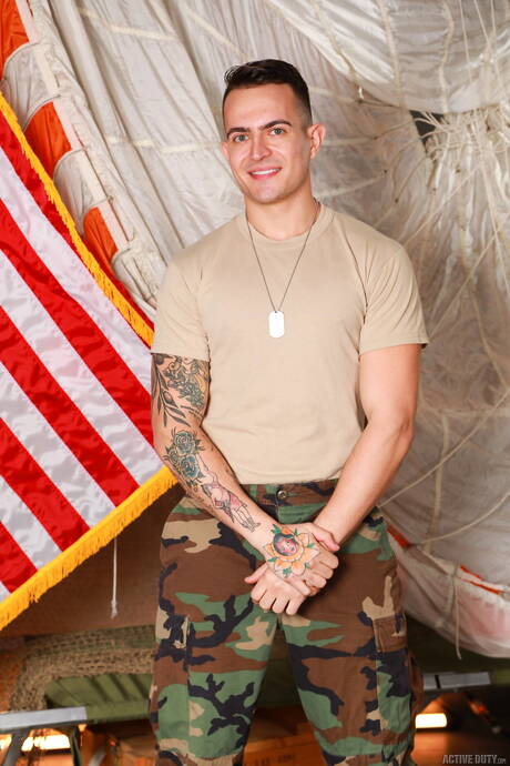 American beefy Trevor Brooks and beefcake Guido fuck after dick sucking