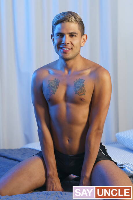 Costa rican muscular Alex Montenegro and latin hunk Rocky Vallarta banged each other