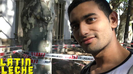 Muscular Remo and hunky guy Joel have a good oral sex outdoor