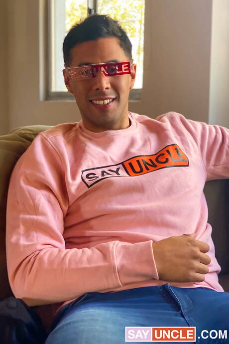 Muscular Francis and american husky guy Jonas Matt have a hot couple sex in shower