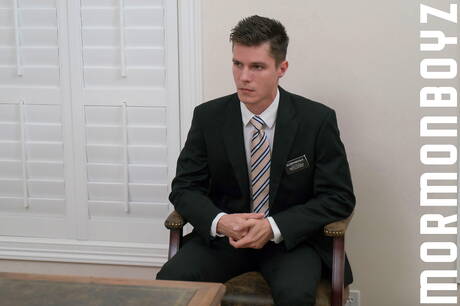 Two american boys young boy Alex Chandler and beefcake Mitch Cox fuck ass after sucking dick