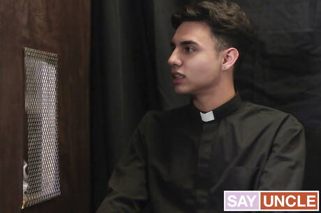 Beefy Troy Harlow and latin beautiful boy Chase Rivers have a good anal sex