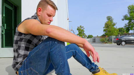 Hot american dudes strong bull Shane Cook and otter Andrew Miller in hot anal sex outdoor