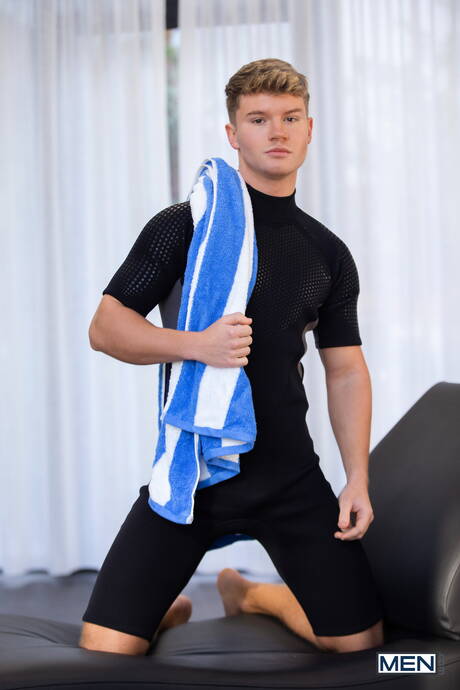 American hot twink Joey Mills and irish hunky guy Dean Young in hot homosexual action