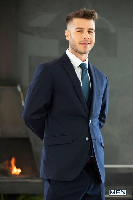 Spanish beefcake Allen King and american muscular Papi Kocic fuck after dick sucking