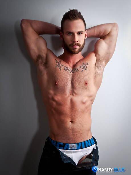 American stud Chris Bines and  Grant Fisher have a hot sex