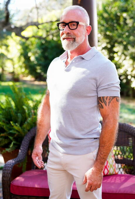 American stars stud Isaac X and hot bear Lance Charger love each other outside