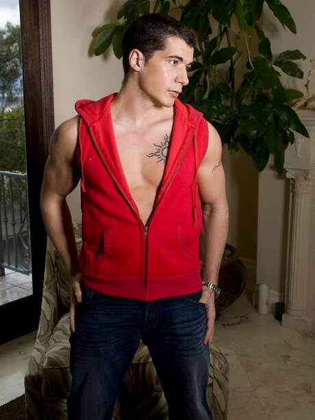 Bull Nathan Wright jerk off outside